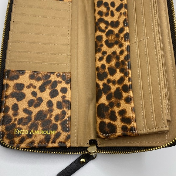 Enzo Angiolini Leopard Wristlet - Picture 3 of 3